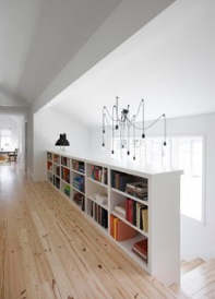 'trapbalustrade annex boekenkast'